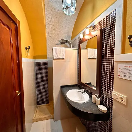 Cuevas La Granja Apartment *