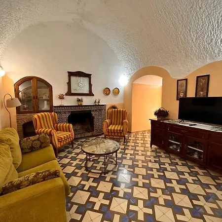 Cuevas La Granja Benalua de Guadix